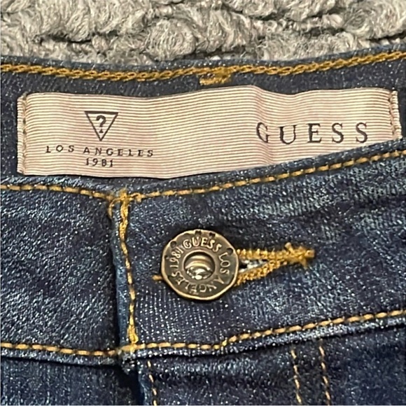 Guess Daisy Duke Micro Shorts Women’s 29 Raw Hem Y2K NWT Summer Casual Denim - Picture 5 of 8